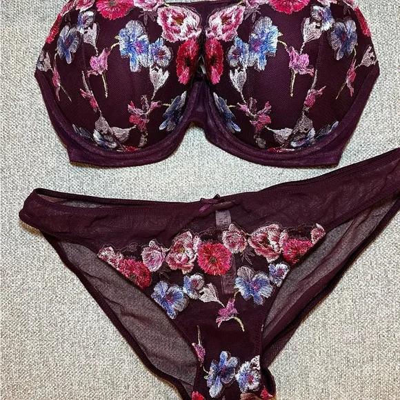 Victoria's Secret Bundle - Picture 6 of 9